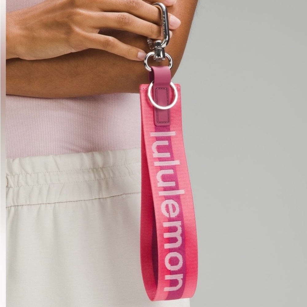 Lululemon Never Lost Keychain Wordmark NWT Sakura Pink/Washed Mauve/White
